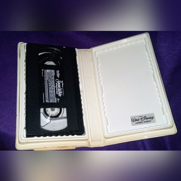 Snow White and the Seven Dwarfs (VHS, 1994) Walt Disney's Masterpiece Collection - Picture 3 of 5